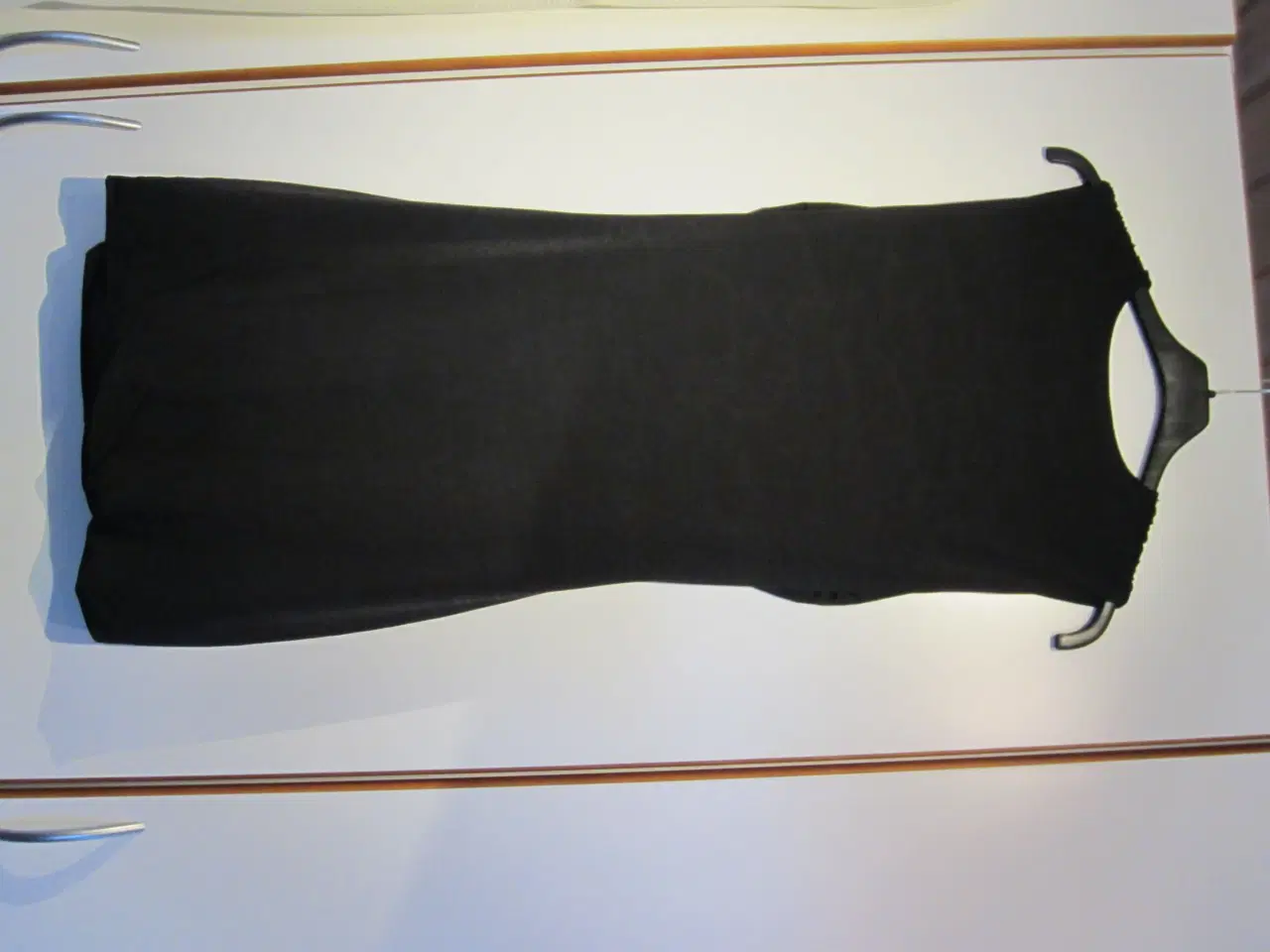 Billede 3 - Smart sort kjole fra Sisters Point str S