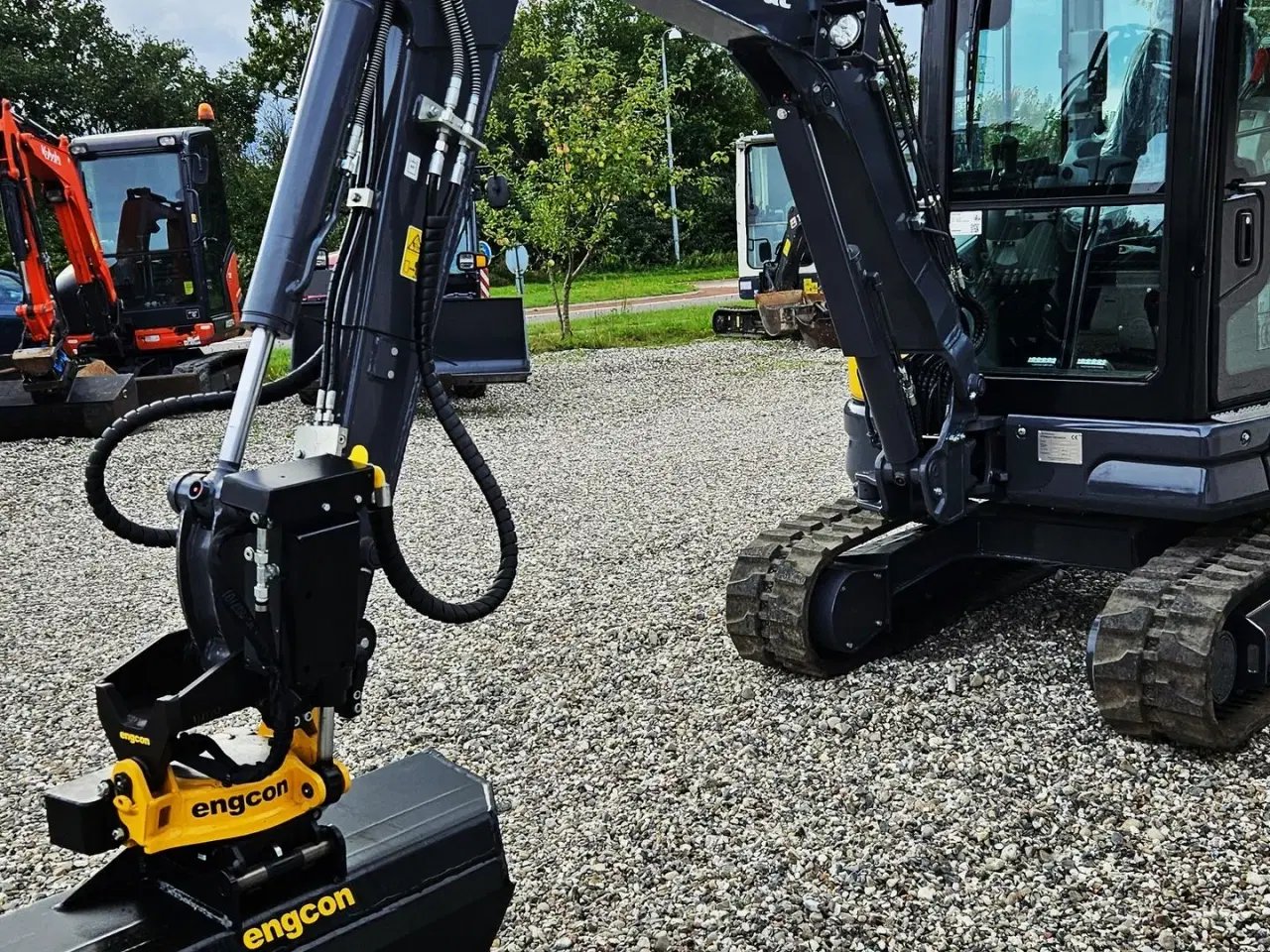 Billede 3 - Eurotrac HE26-SR / fabriksny / Engcon rotortilt / Yanmar motor / skovlsæt