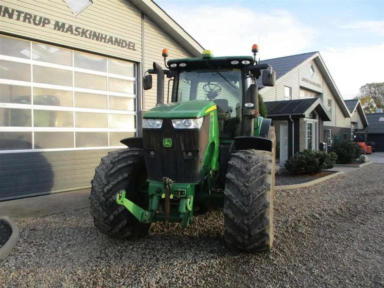 Billede 12 - John Deere 7230R Med frontlift og frontPTO