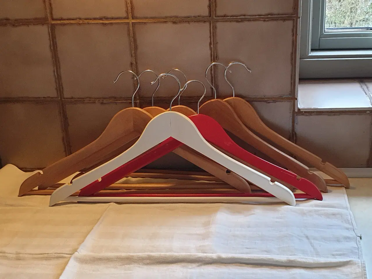 Billede 1 - Bøjler 7stk træ 2krstk el ialt10kr