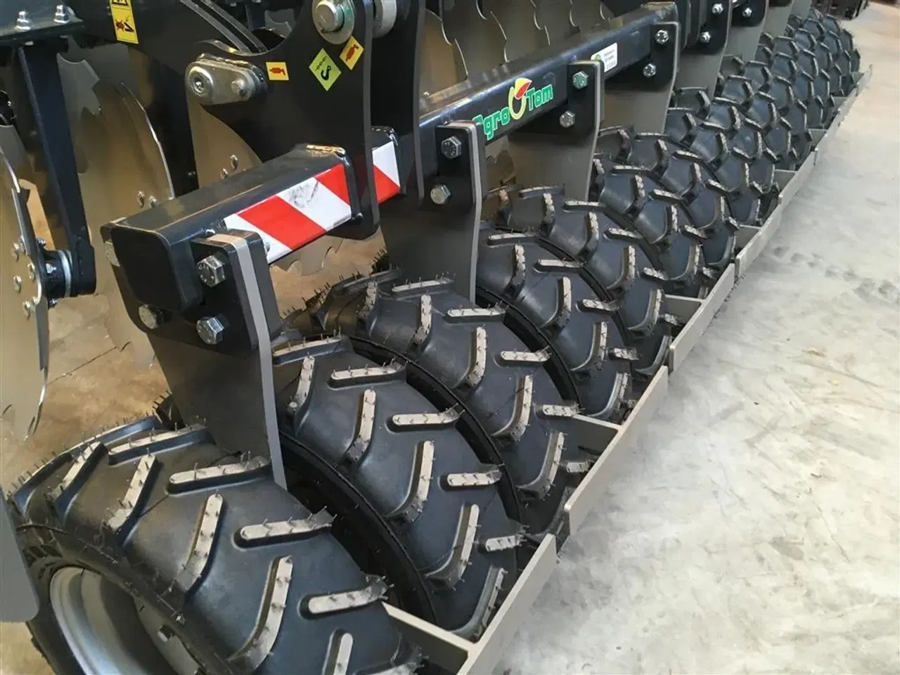 Billede 5 - AGRO - TOM 4 m. bugseret med slæbeplanke