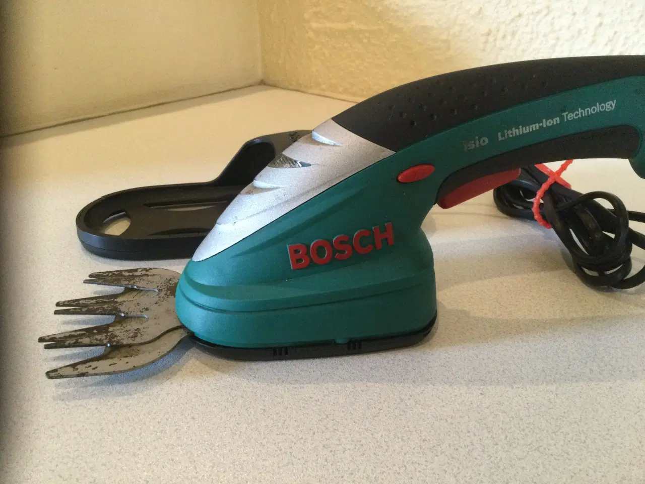 Billede 2 - BOSCH TRIMMER M/OPLADER