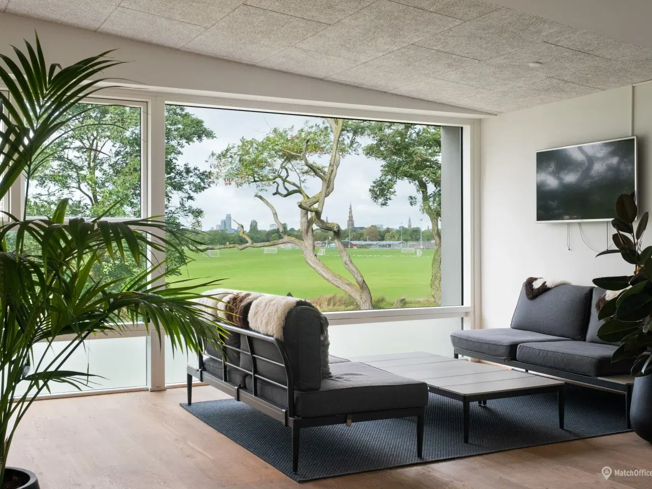 Billede 1 - KONTOR/SHOWROOM MED UDSIGT NÆR AMAGER STRAND OG BYEN