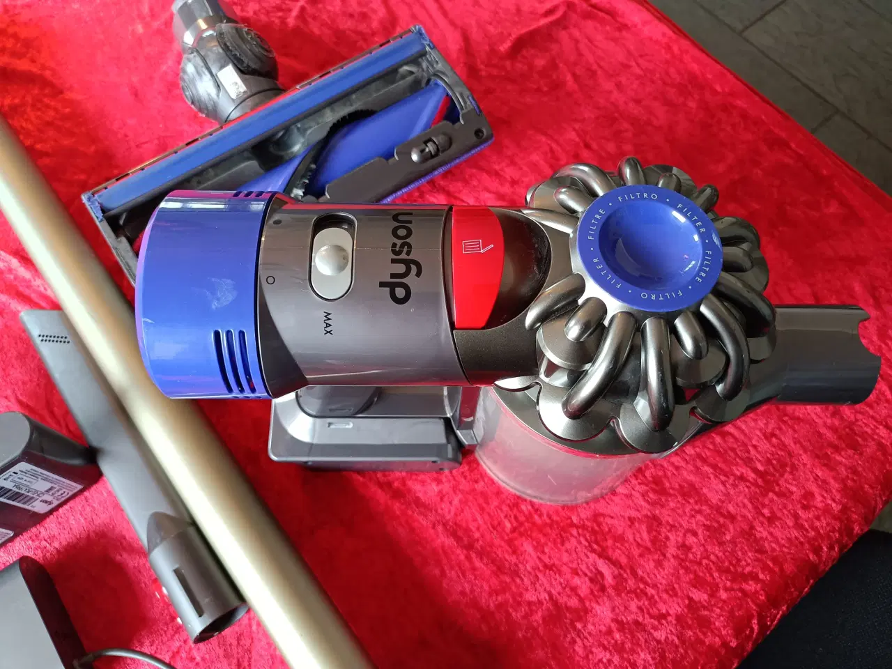 Billede 5 - Dyson støvsuger m/tilbehør