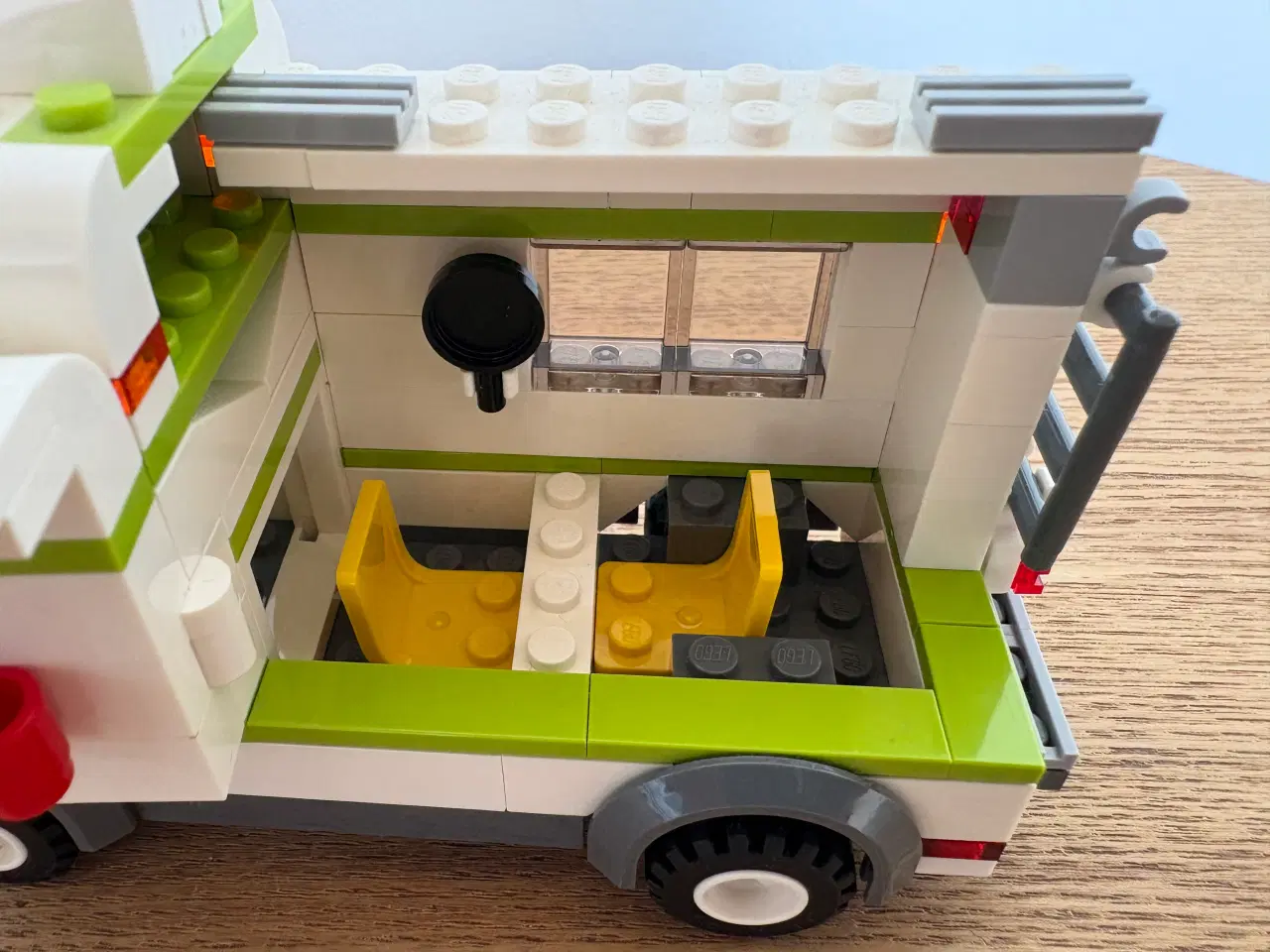 Billede 7 - LEGO City 7639 – Campervan (2009) — Udgået