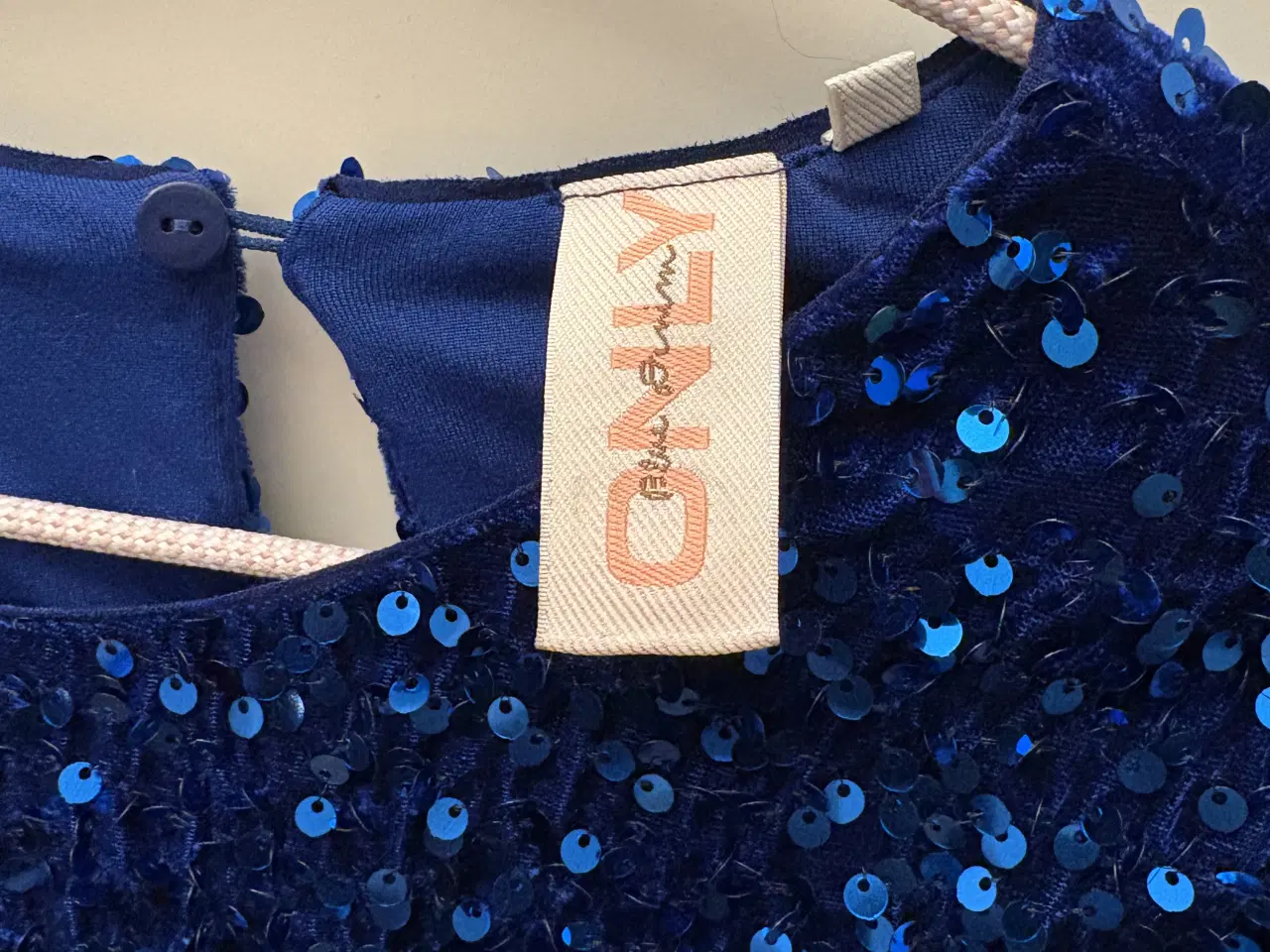 Billede 2 - Glitter kjole fra only