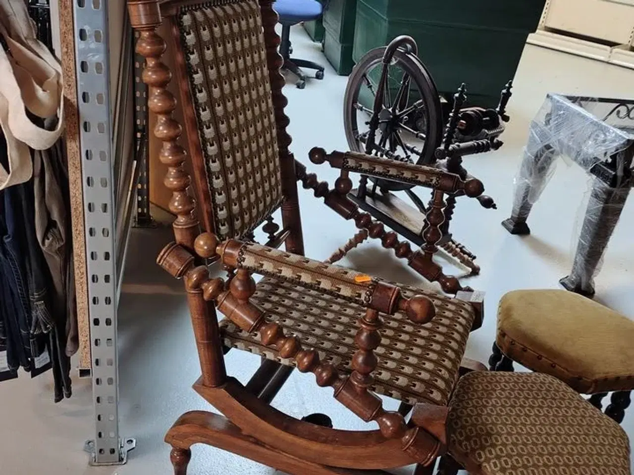 Billede 4 - Gyngestol med skamler