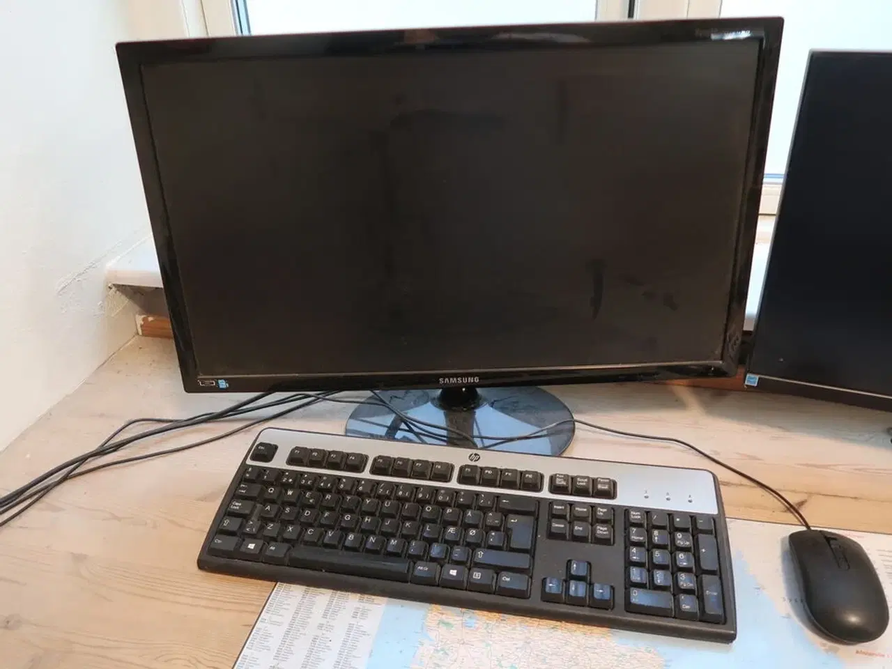 Billede 2 - Lenovo PC + 2 stk. Skærme & tastatur