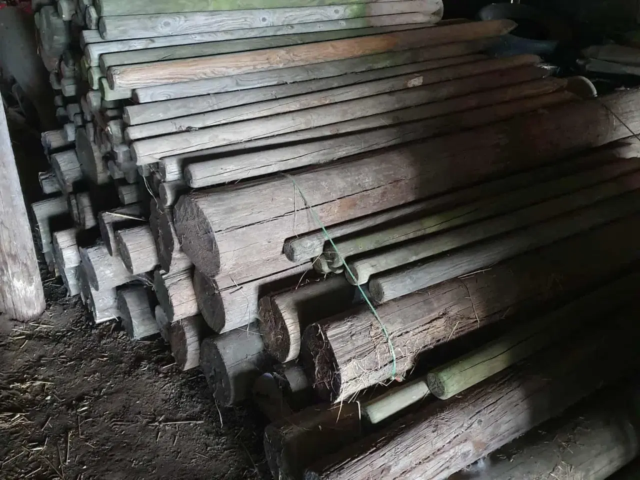 Billede 1 -  Gode Hegnspæle i flere tykkelser