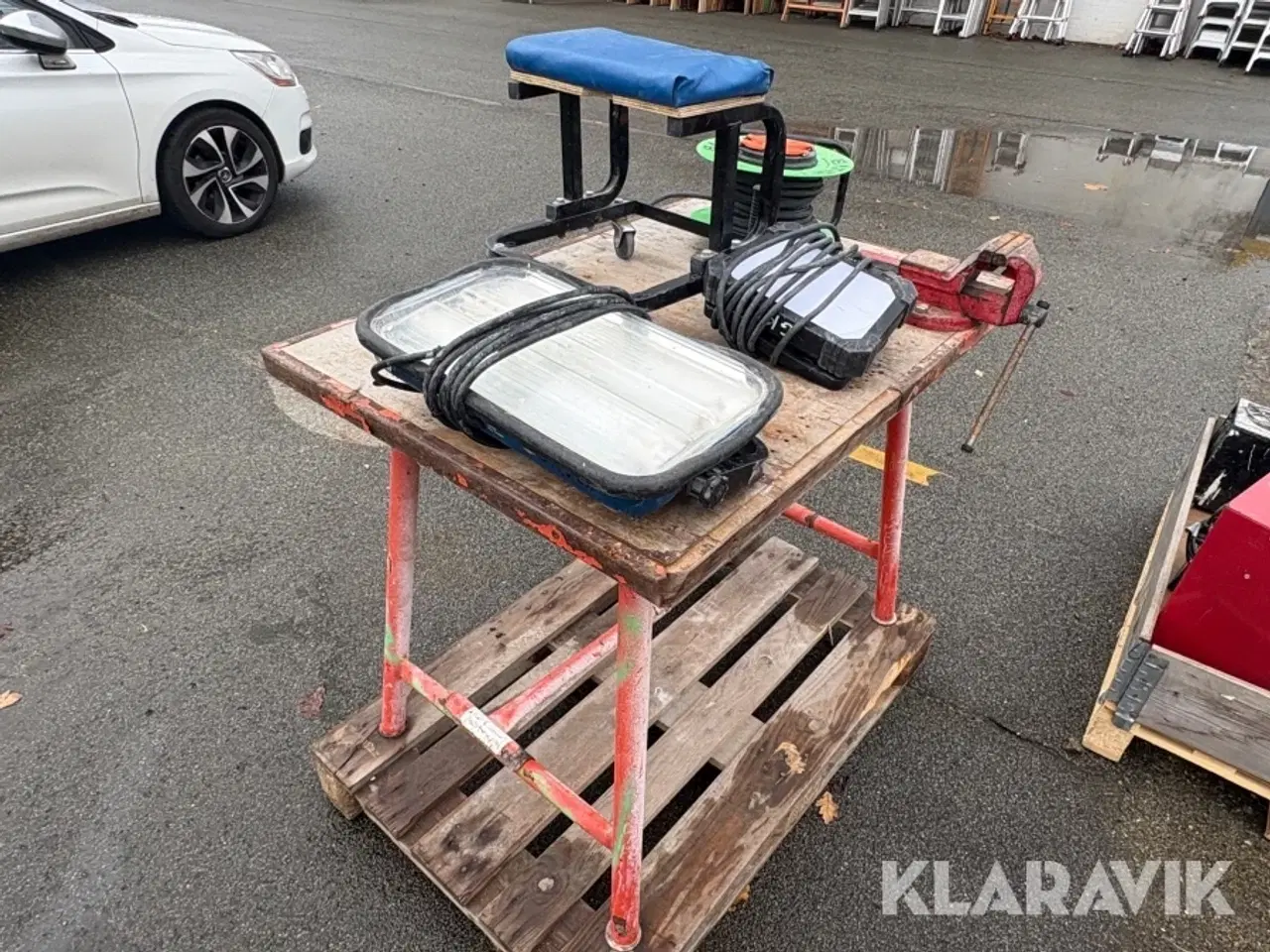 Billede 4 - Bord med skruestik