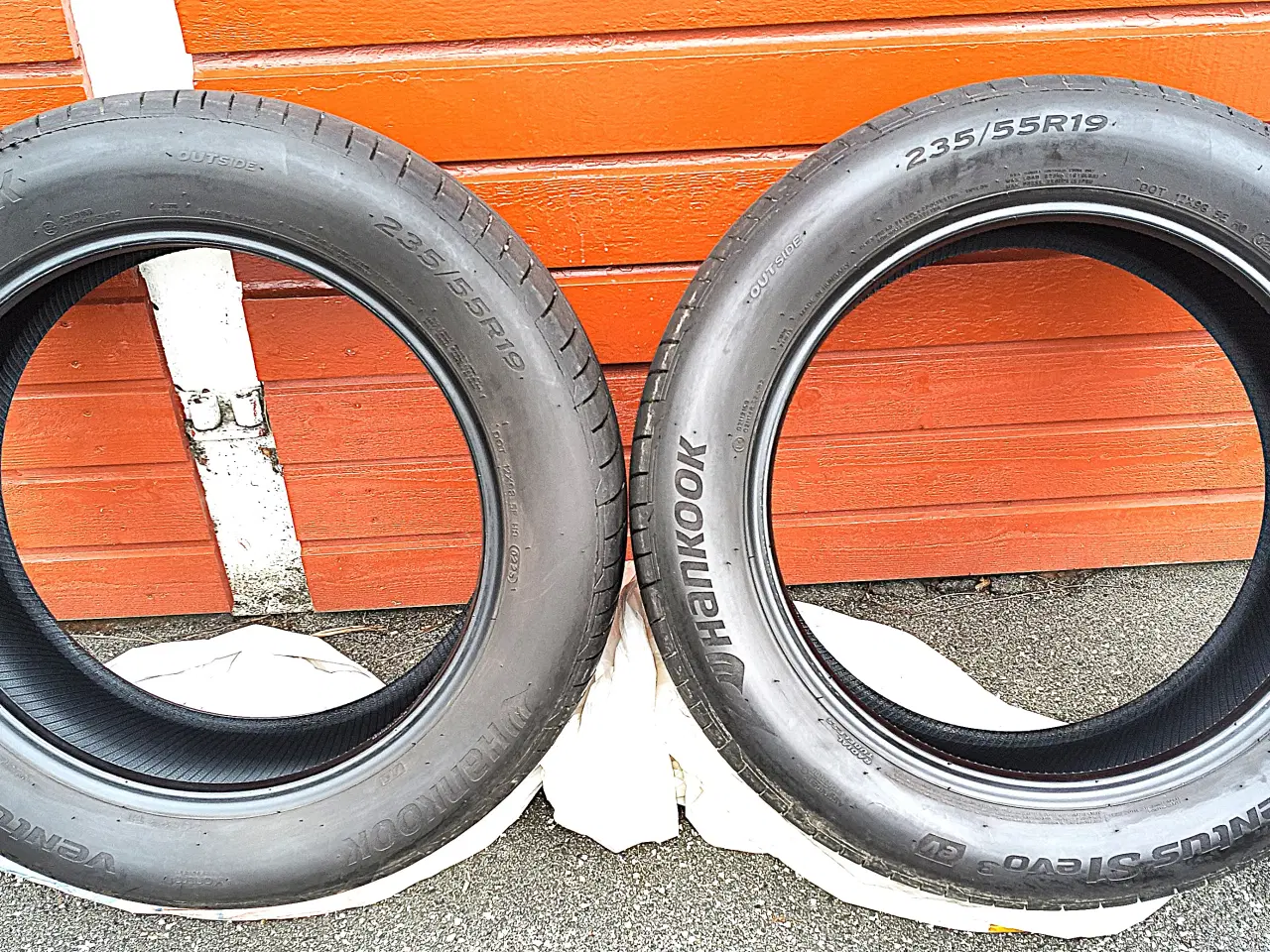 Billede 1 - 235/55 R19 sommerdæk