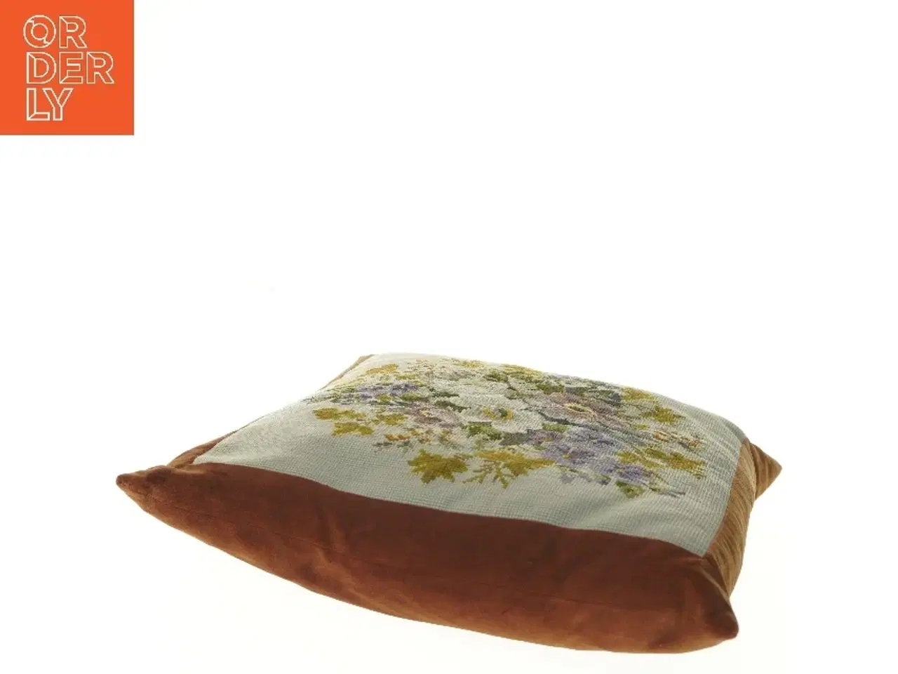 Billede 3 - Broderet pude med blomsterdesign (str. 40x42 cm)