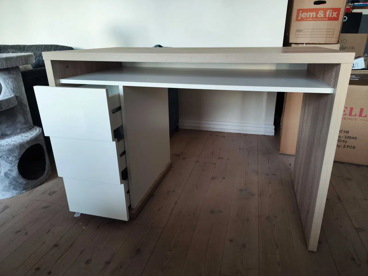 Billede 2 - Skrivebord