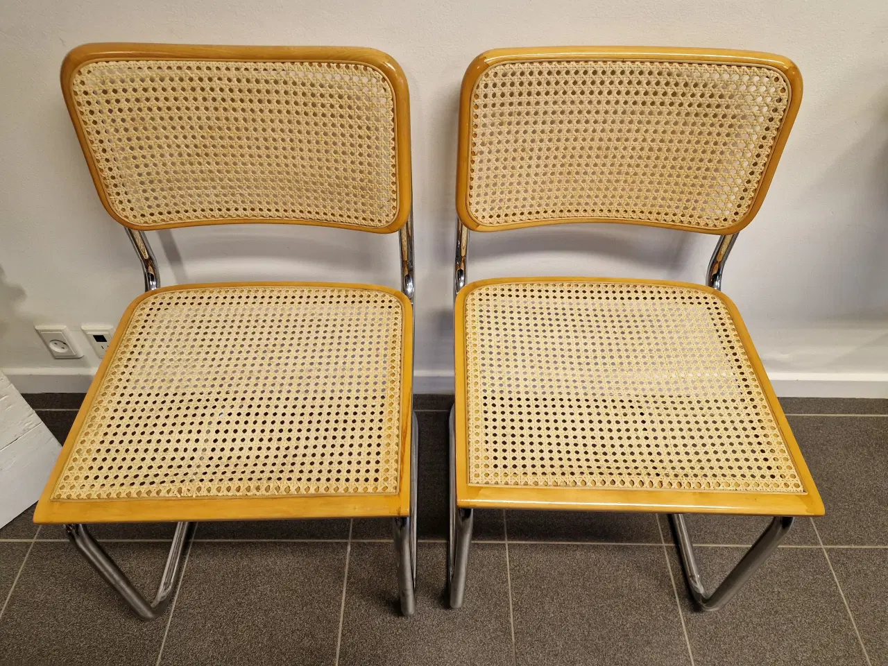 Billede 8 - Et par klassiske frisvinger stole.