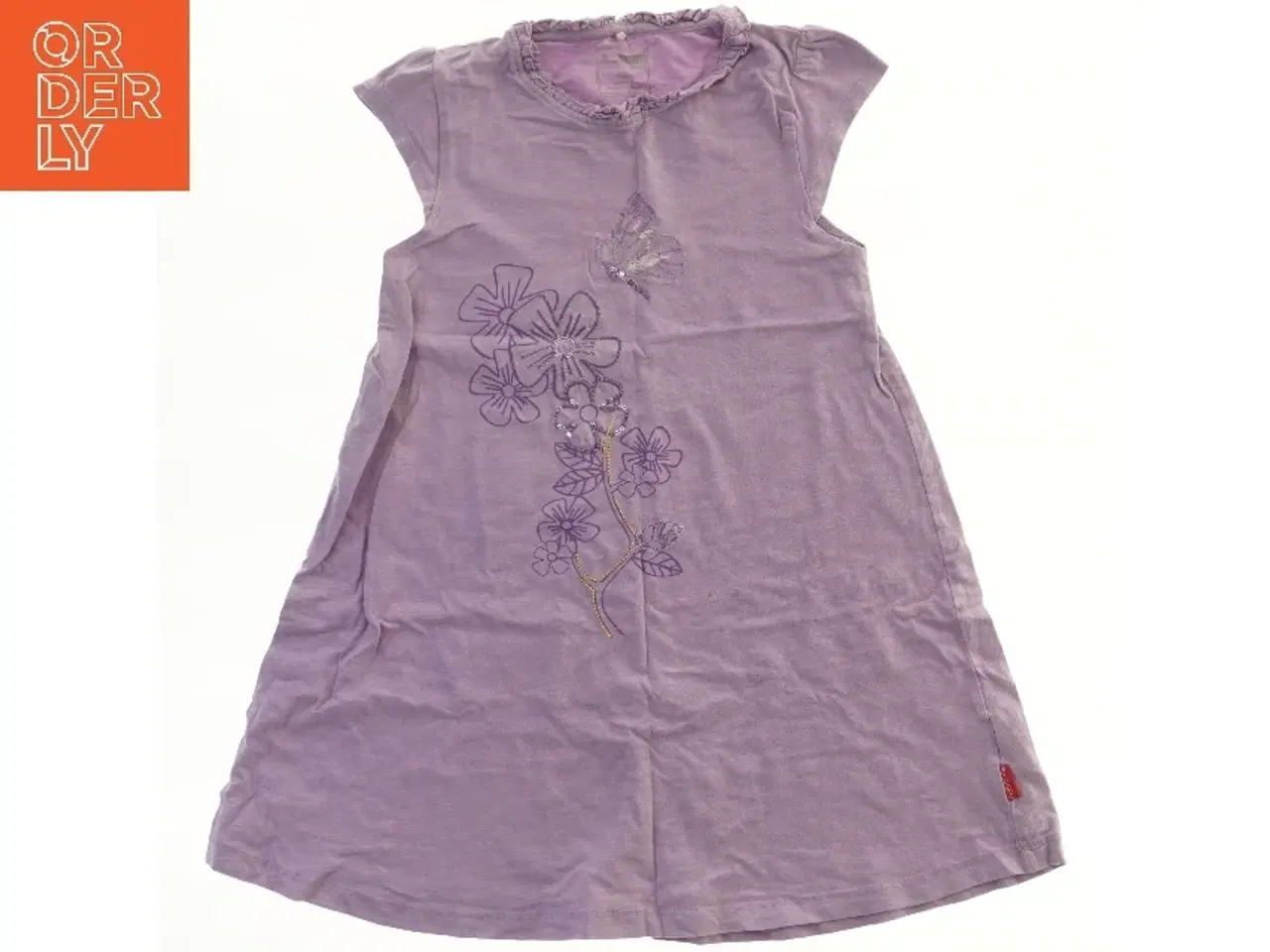 Billede 1 - Lilla kjole med blomster og sommerfugl fra Name It (str. 134)