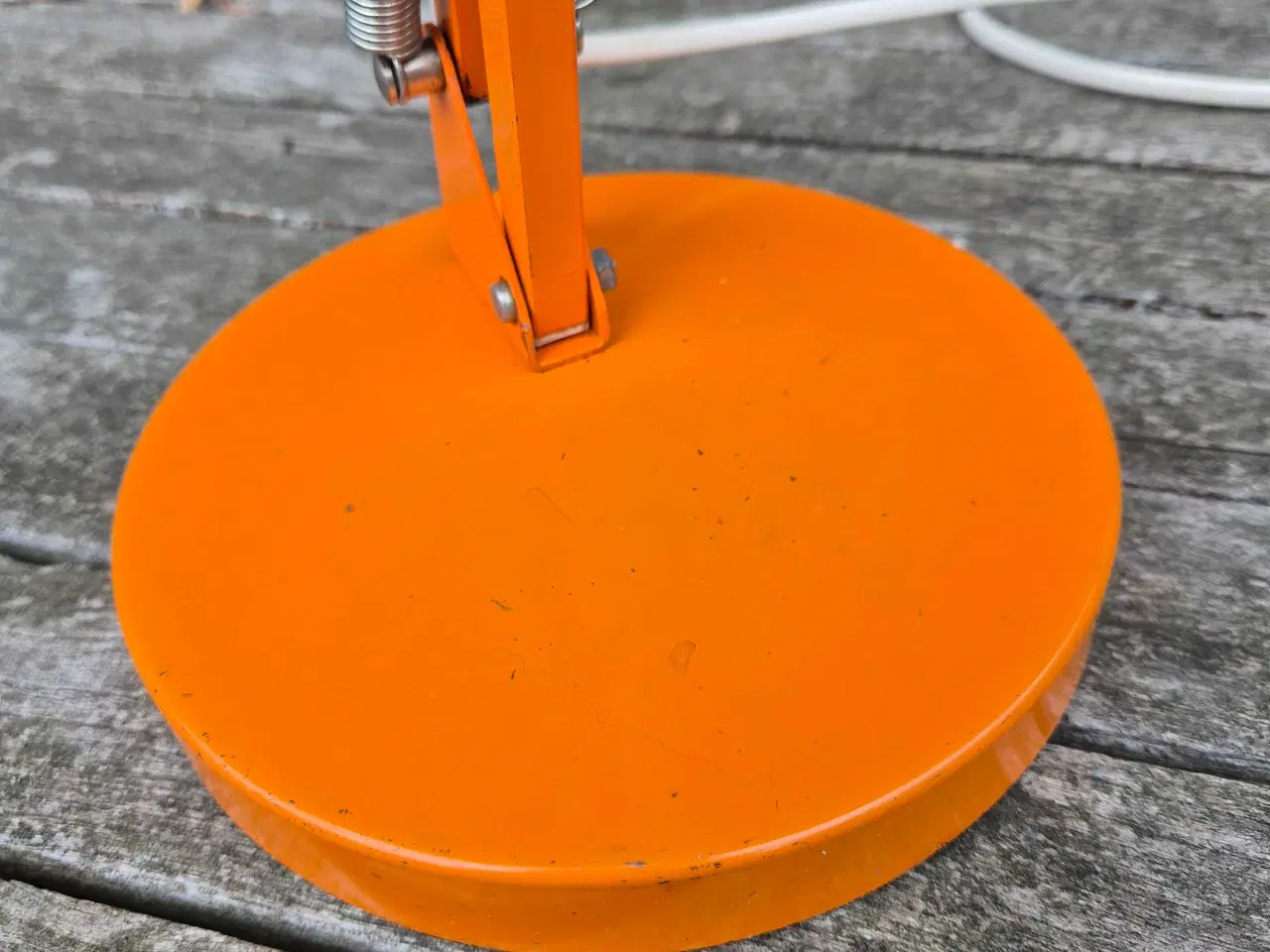 Billede 10 - Flot orange bordlampe fra Lyskær 