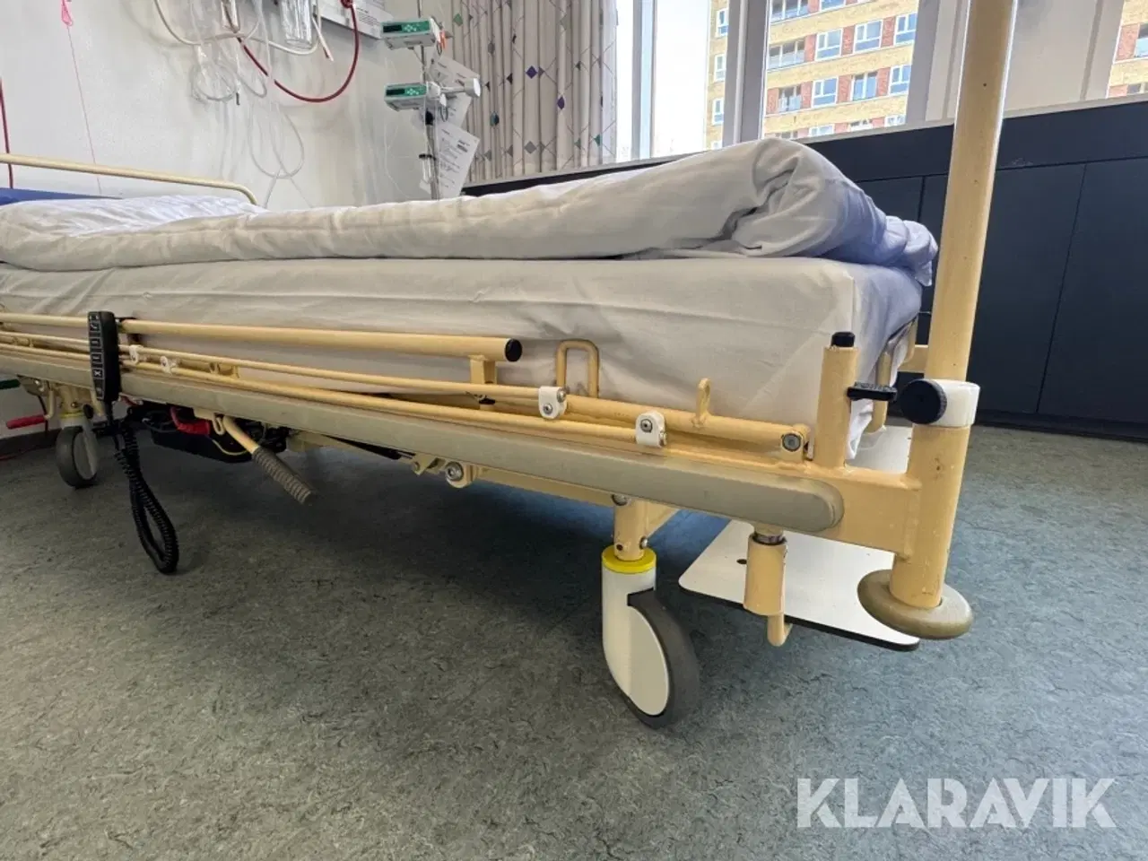 Billede 10 - Hospitalsseng med rullebord 7 styk