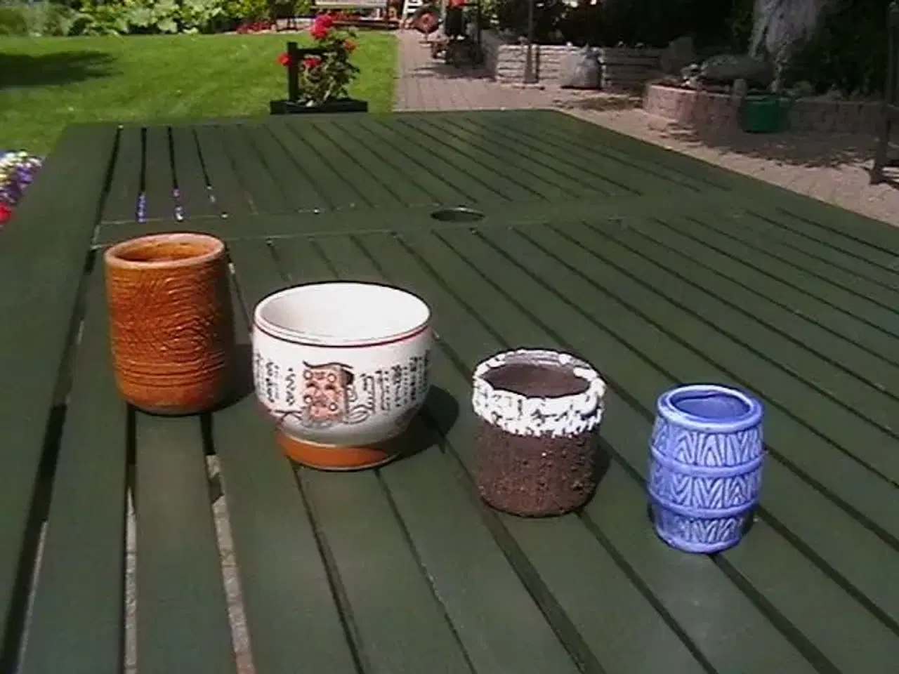 Billede 1 - 4 små ældre Keramik bægere.