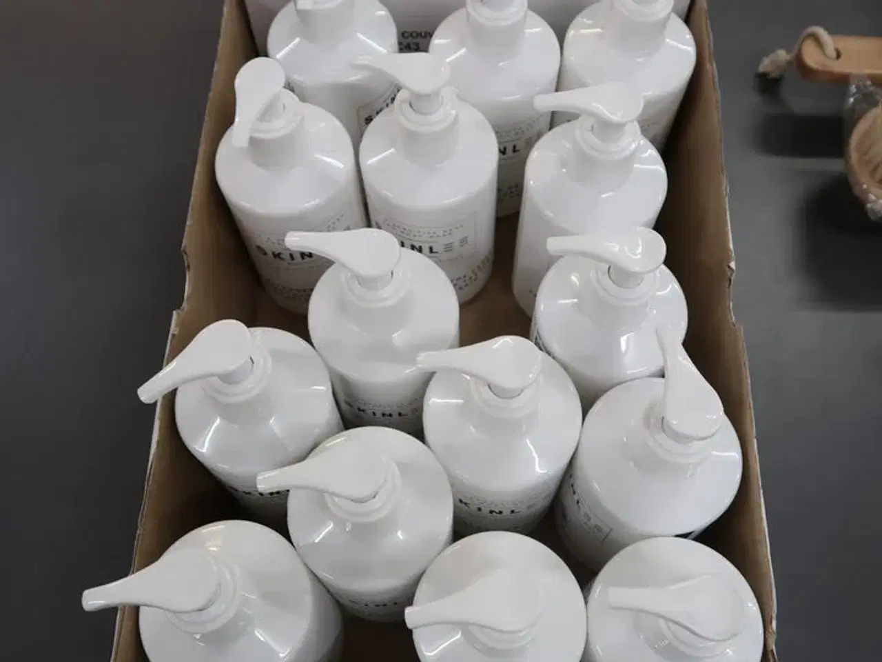 Billede 2 - 15 stk. Hand & Body Wash SKINLEE