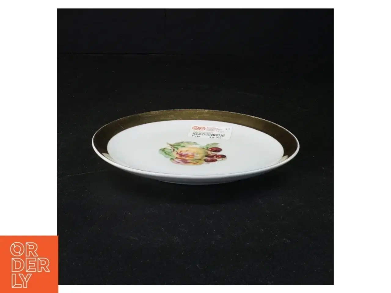 Billede 2 - Porcelænstallerken med guldkant og frugtmotiv (str. 17 x 17 cm)