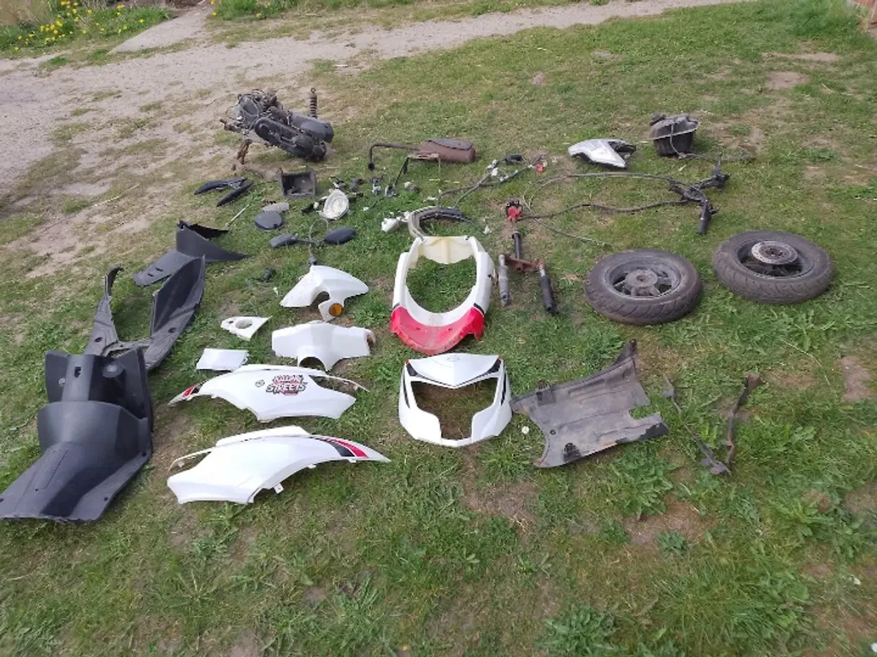 Billede 1 - Dele til vga explora sælges