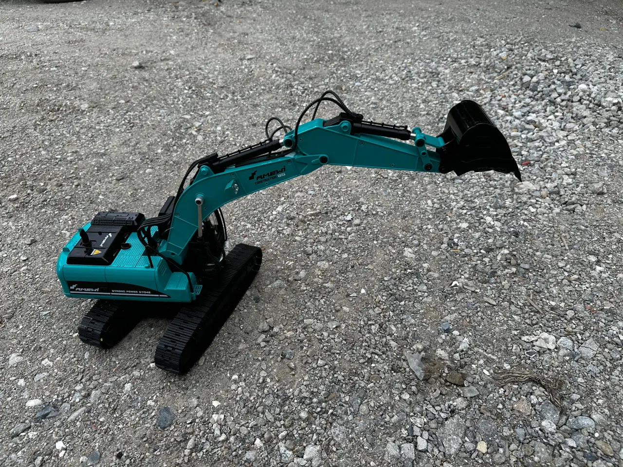 Billede 3 - G704E Fjernstyret Gravemaskine i fuld metal