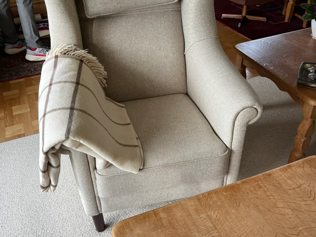 Billede 4 - En velholdt sofagruppe i lyst uldstof