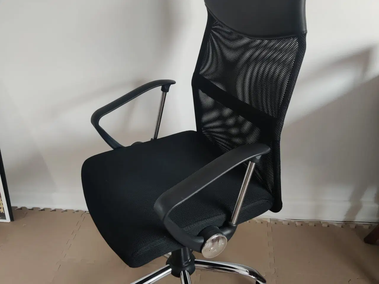 Billede 3 - Sort kontorstol fra JYSK