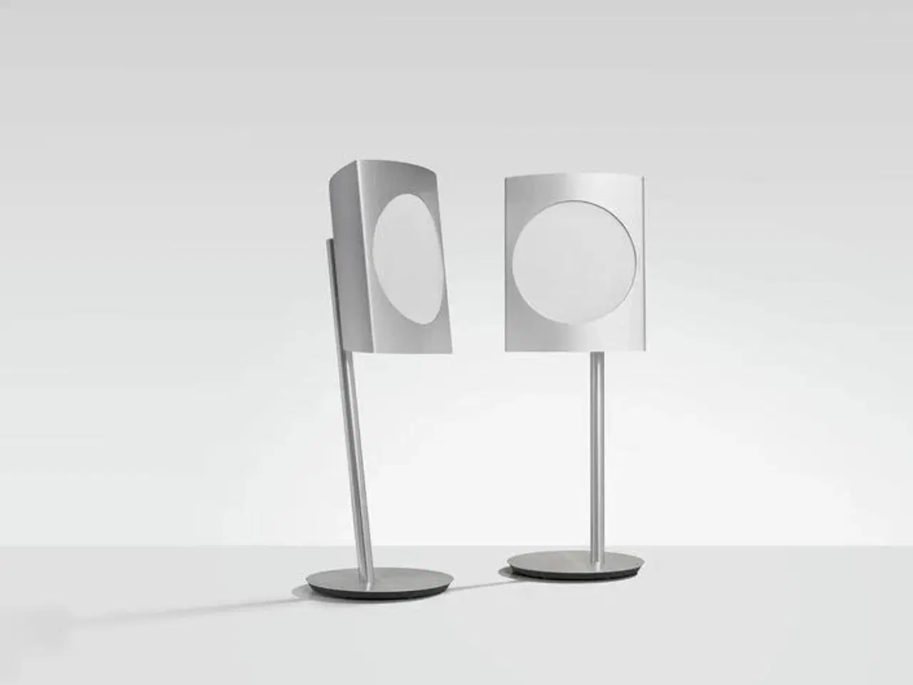 Billede 2 - Beolab 17 - Aluminiums farve m. grå eller hvidt stof-Demo/nye