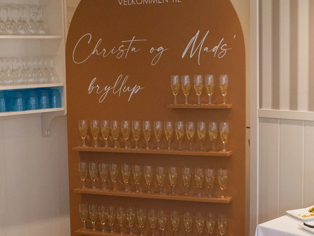 Billede 1 - Champagnevæg til bryllup/fest