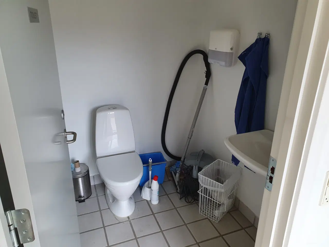 Billede 7 - Lager med kontor