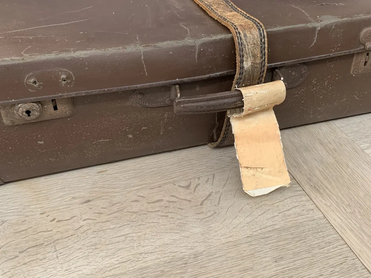 Billede 1 - Ældre rejsekuffert 