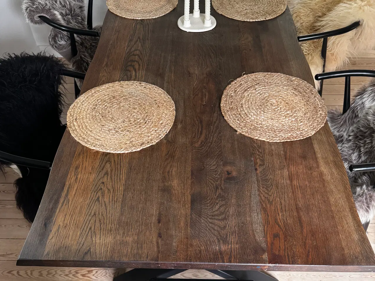 Billede 3 - Planke- Spisebord mørk eg