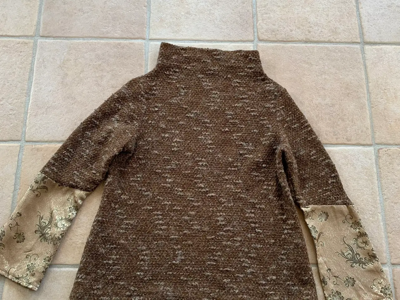 Billede 2 - Sweater i brunlig uld strikstof str. 44