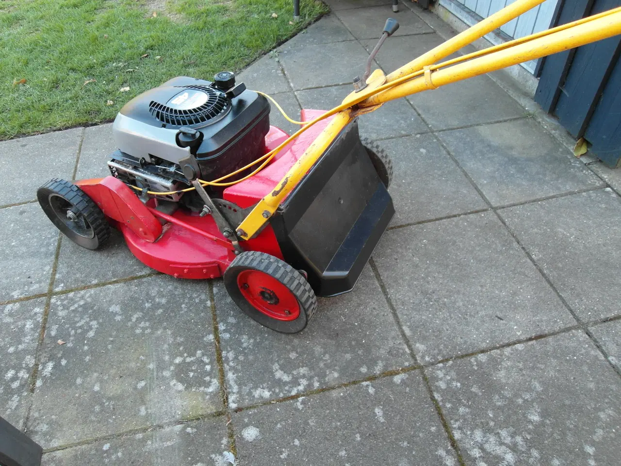 Billede 4 - Plæneklipper Klippo med Briggs&Stratton motor.
