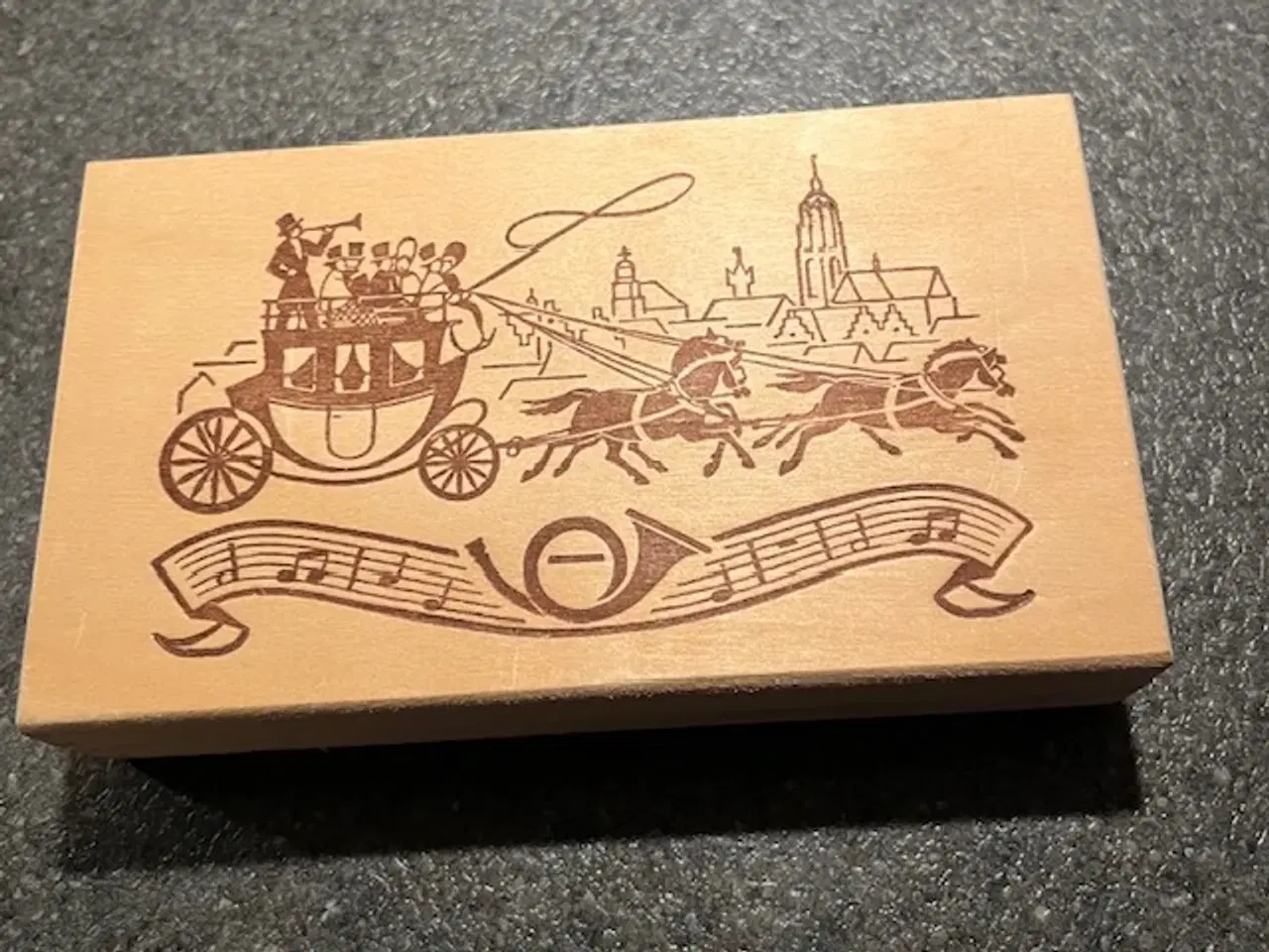 Billede 1 - Smukt Vintage Mouson & Co. Træskrin – Virkelig flo