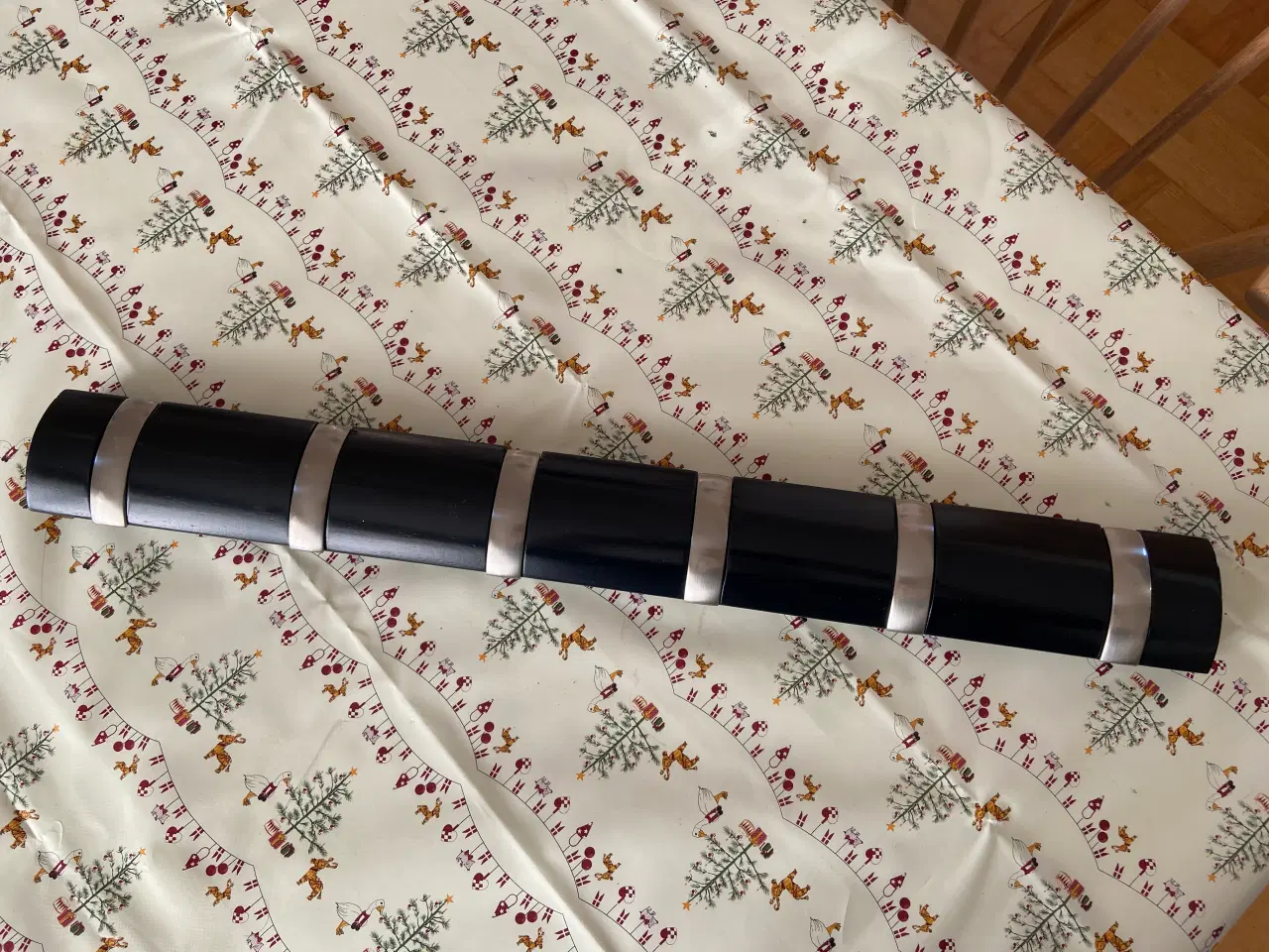 Billede 1 - Knagerække i sort med børstet stål