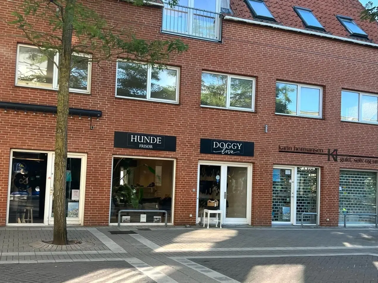 Billede 1 - Butikslokale midt på gågagden i Allerød til leje