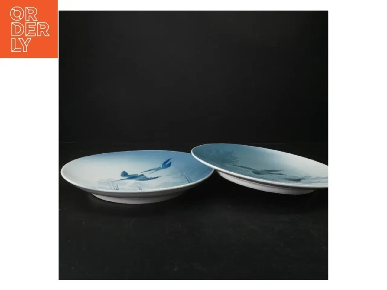 Billede 1 - Blå og hvide dekorative tallerkener (str. Ø. 26 cm)