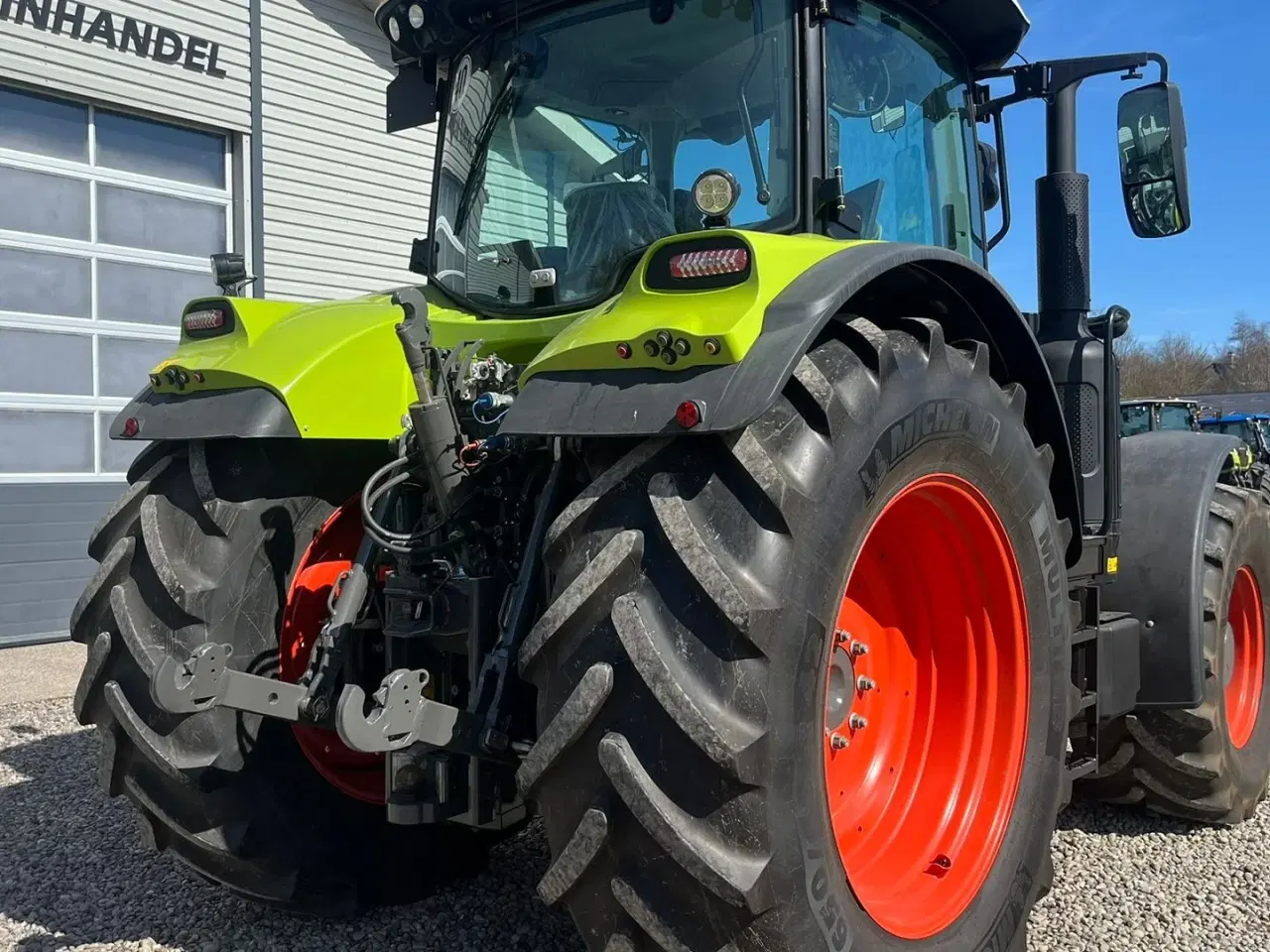 Billede 12 - CLAAS ARION 660 CMATIC med frontlift og front PTO og den kan evt også leveres med GPS anlæg