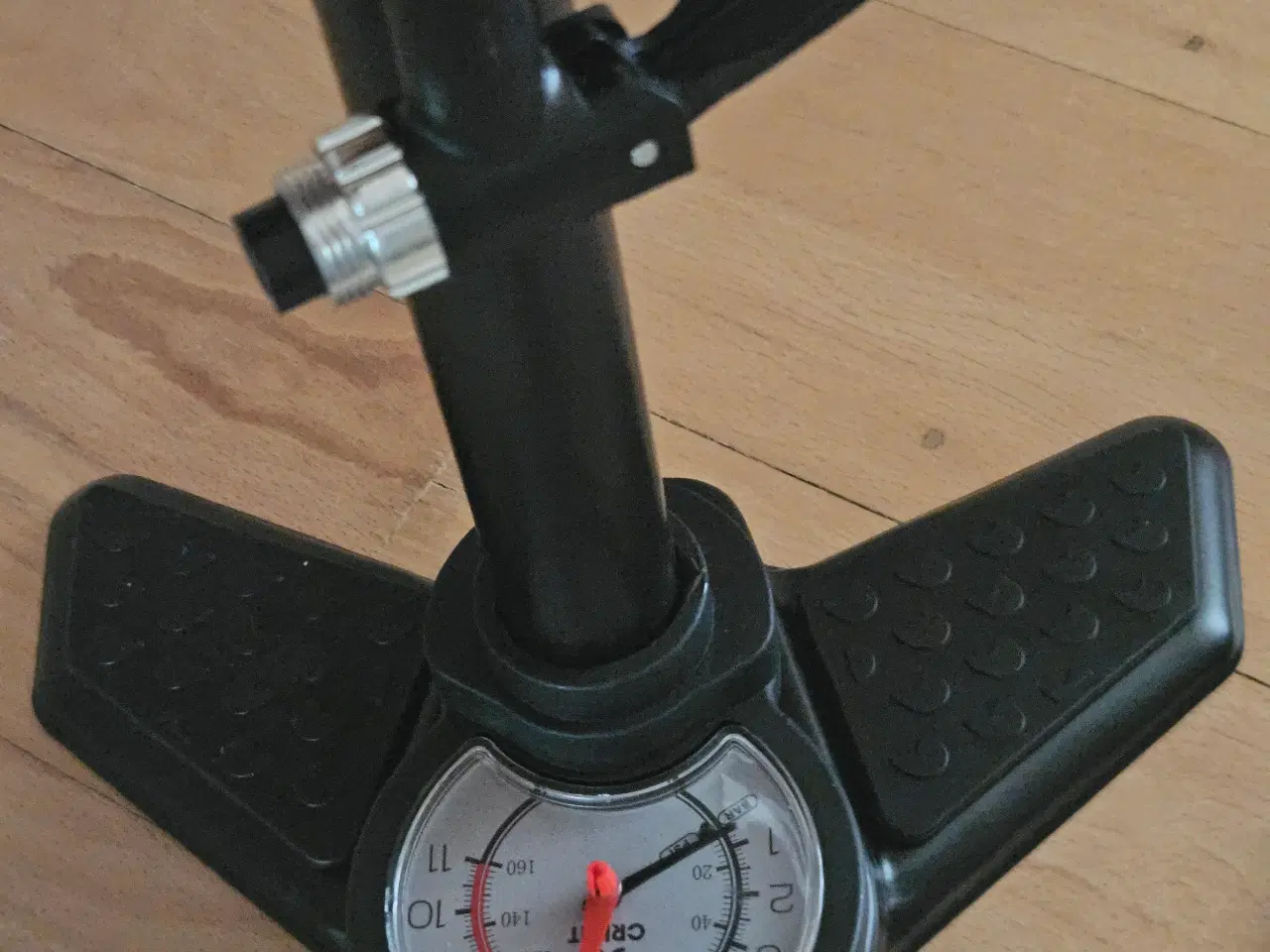 Billede 1 - FODPUMBE MED MANOMETER 