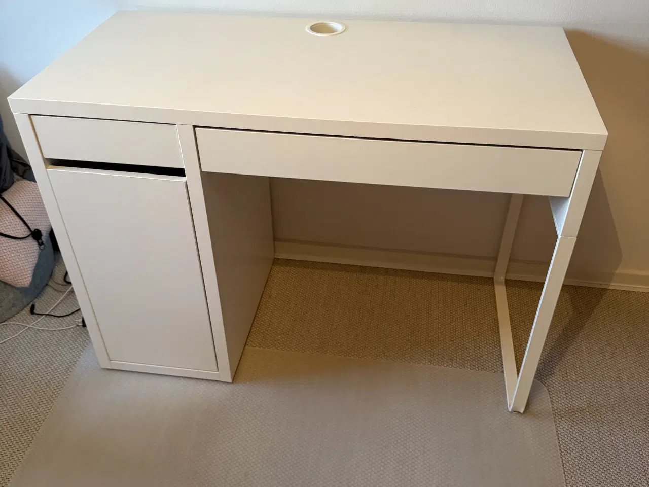 Billede 3 - Super flot skrivebord mrk. Micke