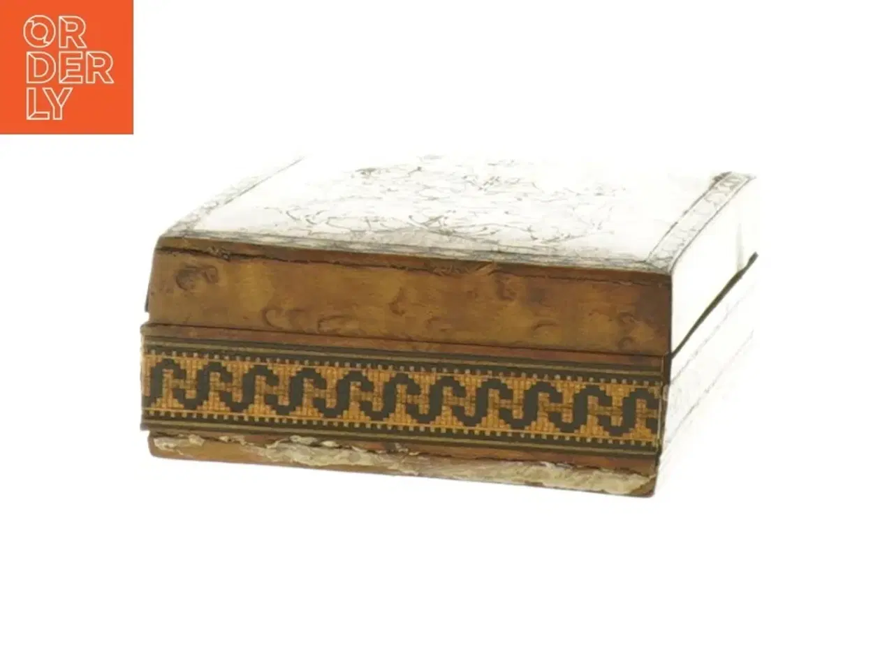 Billede 4 - Gl. Trææske med engle på låg (str. 14 x 9 x 4 cm)