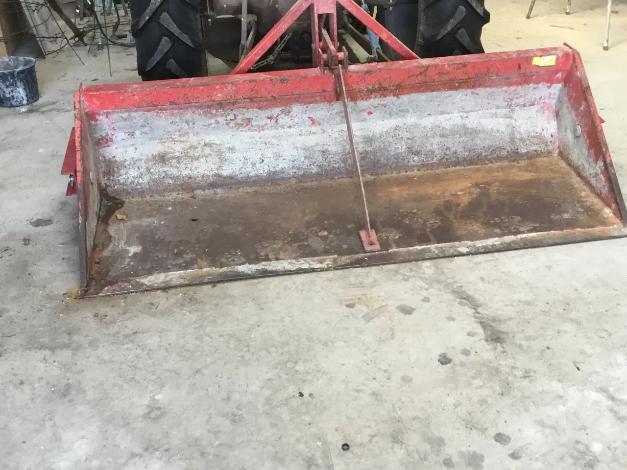 Billede 1 - Bagskovl til traktor.