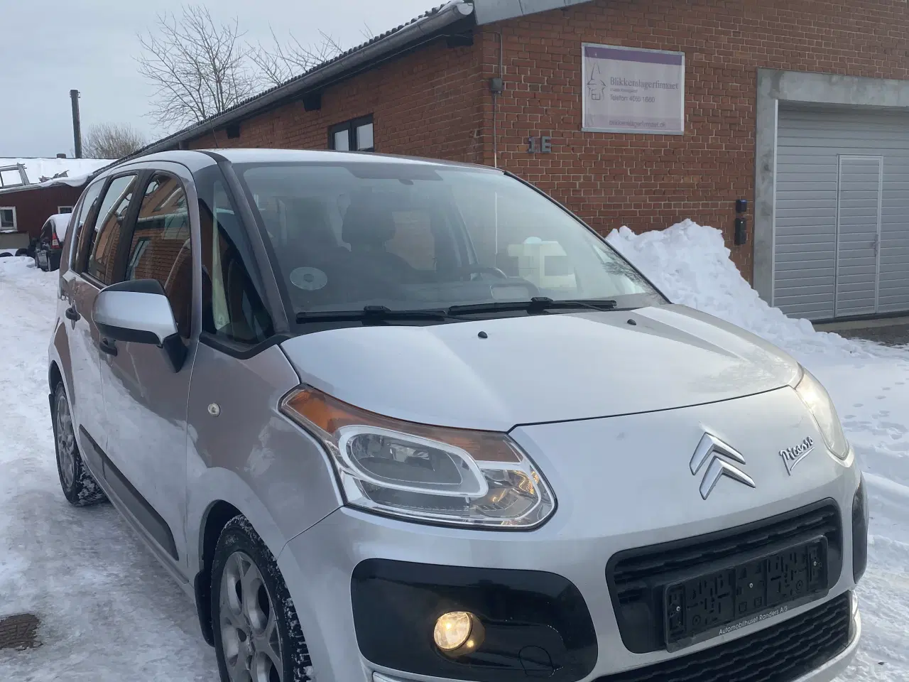 Billede 2 - God bil med 1 år til syn 🚘