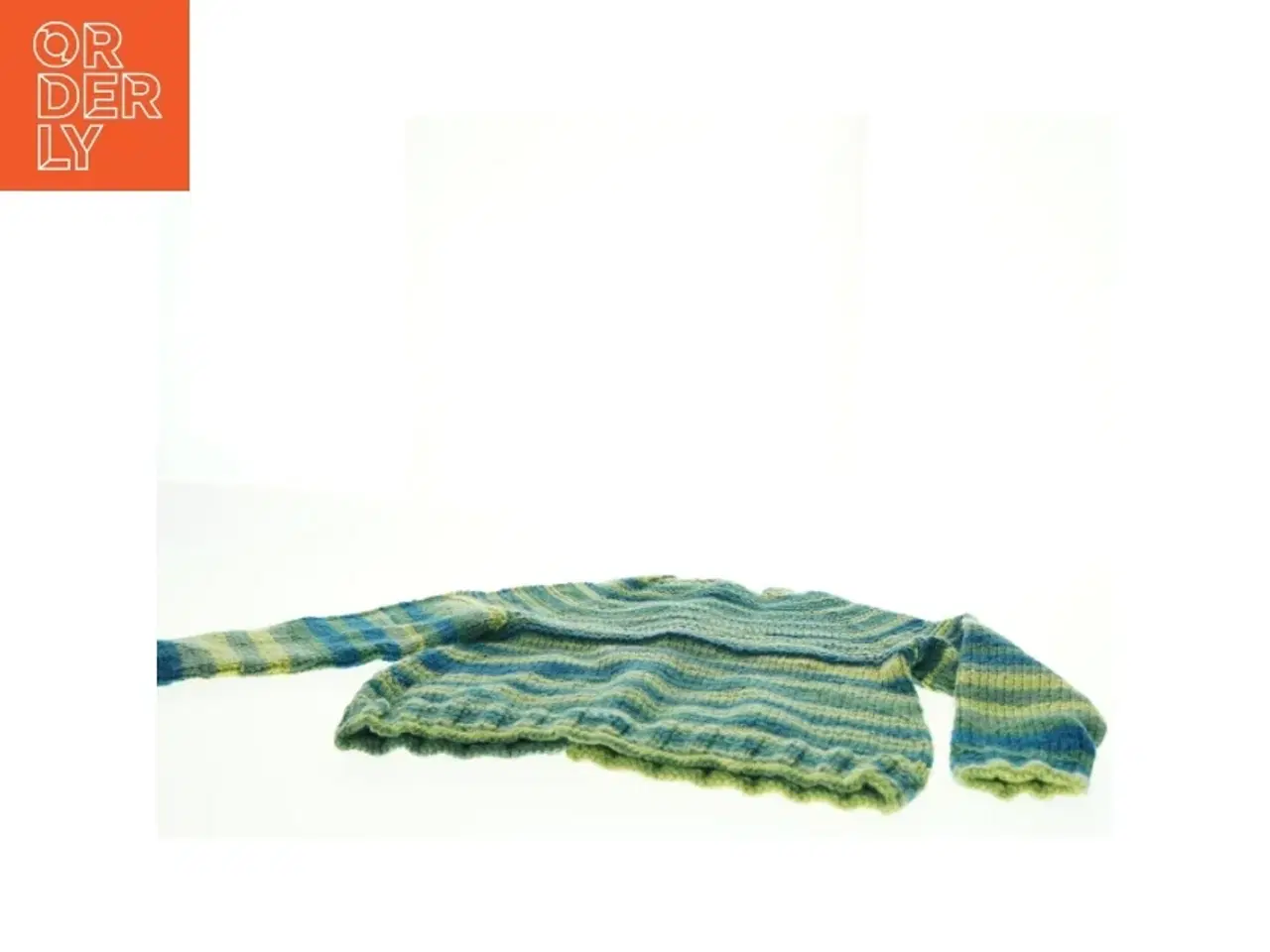 Billede 4 - Strikket børnetrøje (str. 36 x 32 cm ærme 27 og en halv cm)