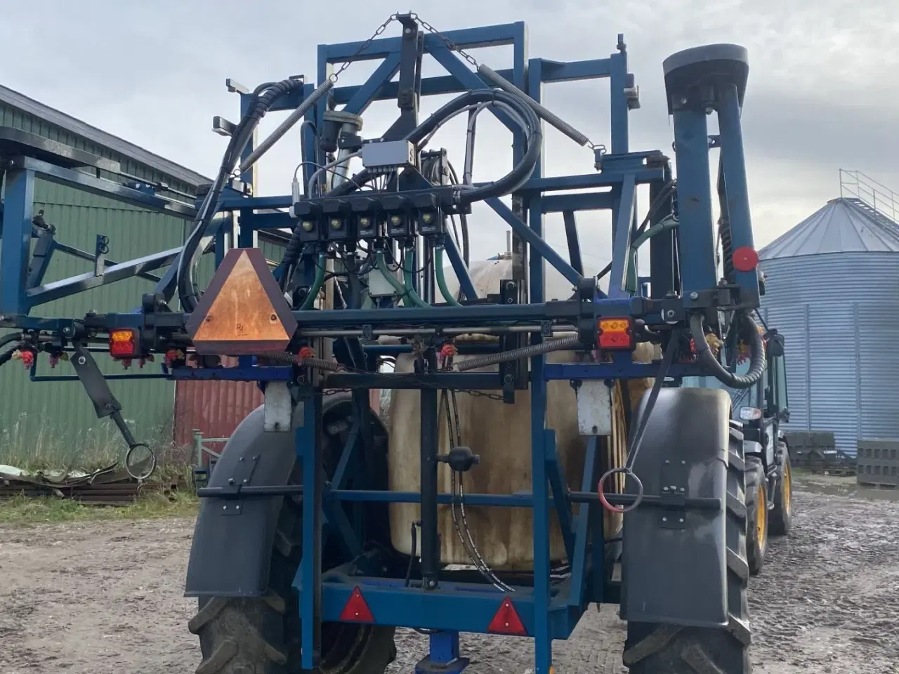 Billede 3 - MGM 3000 ltr. 24 mtr. Sprøjten er synet 2024. Der medfølger også smalle hjul til sprøjten.