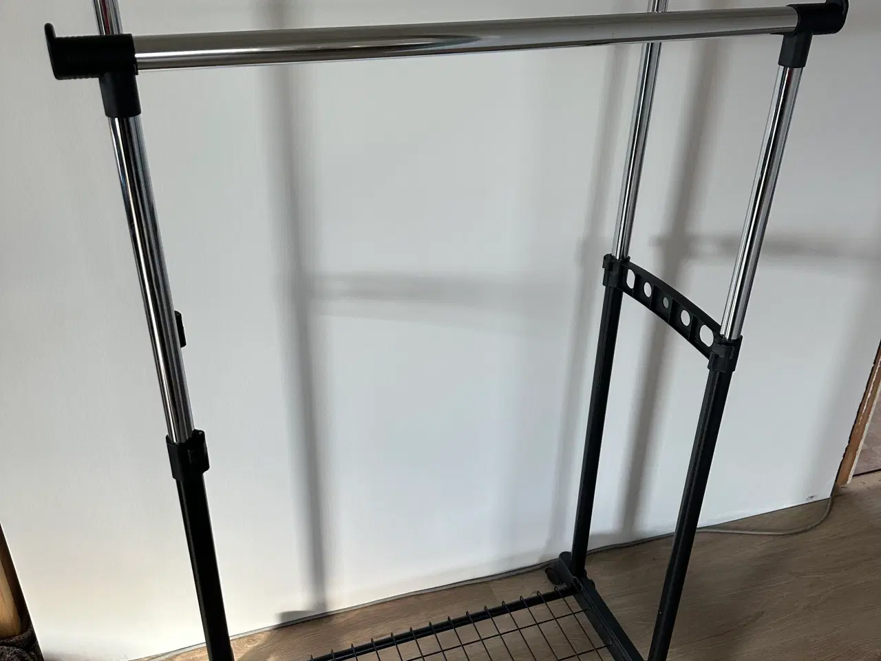 Billede 1 - Tøjstativ.
