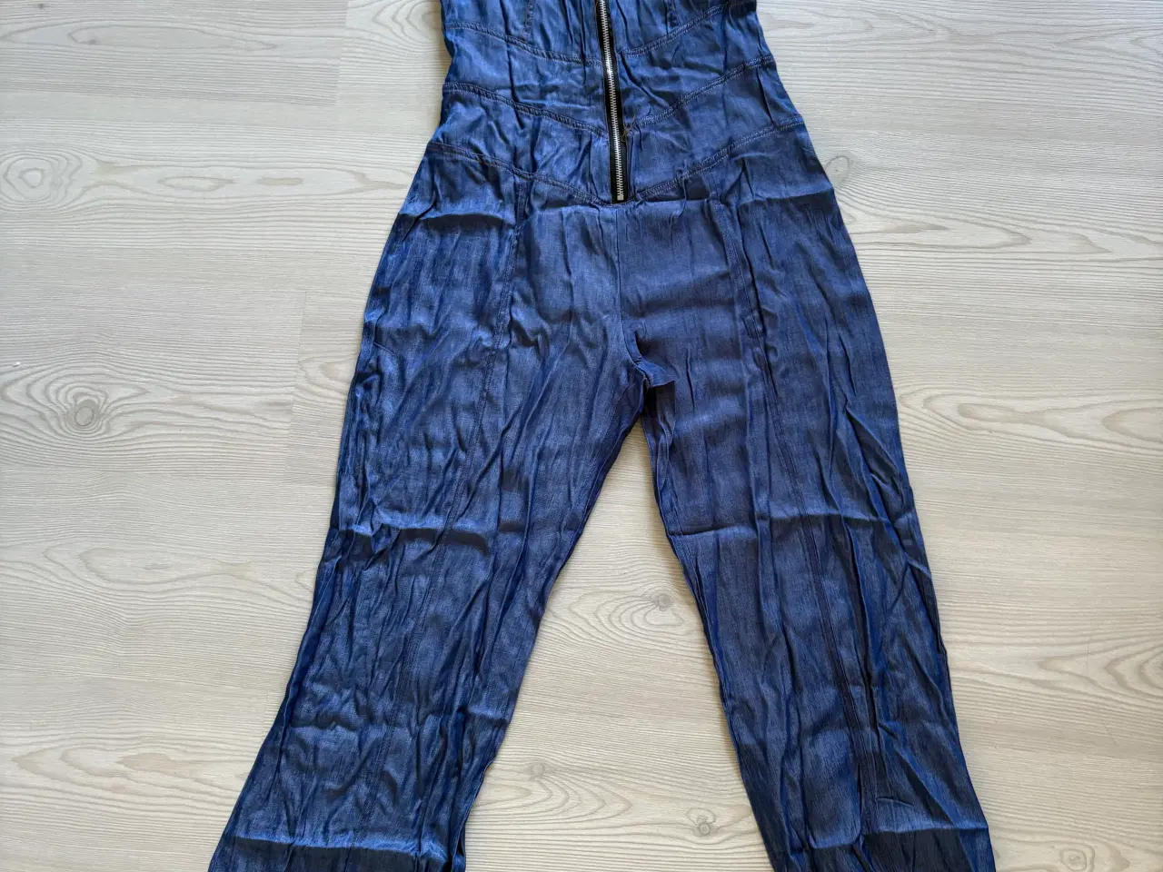 Billede 3 - Heldragt- ny