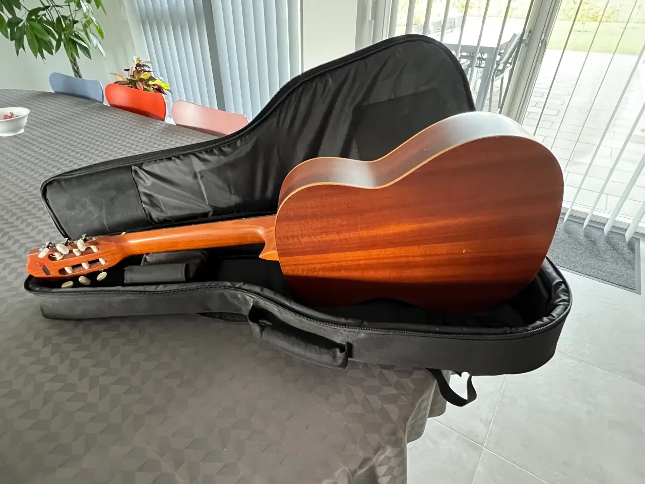Billede 4 - Ortega R121 Akustisk guitar inkl. taske
